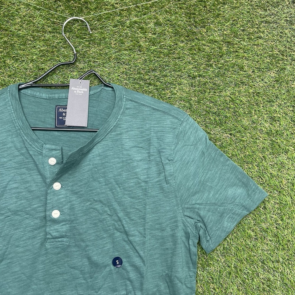 Abercrombie Fitch Henley Shirt Mens Small Short Sleeve Moose Embroidered NEW